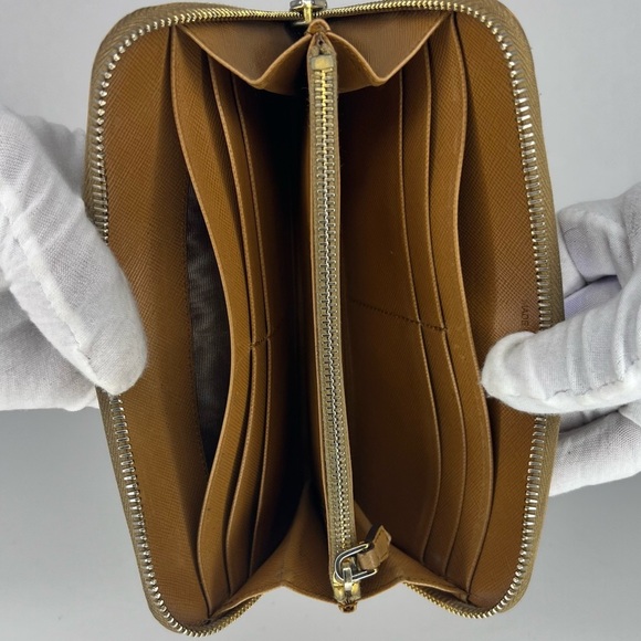 🤎Prada Carmel Saffiano Leather Long Full Zip Around Wallet | PRELOVED!!🤎 - Picture 4 of 9